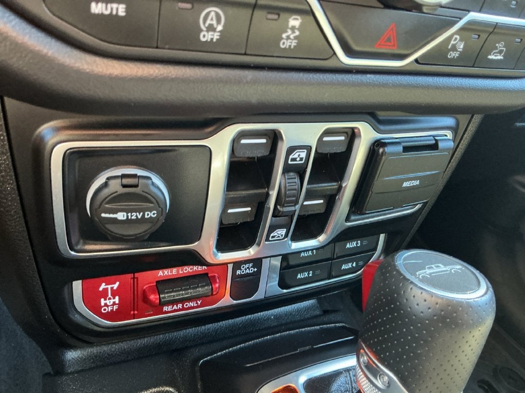 2025 Jeep Gladiator Mojave X