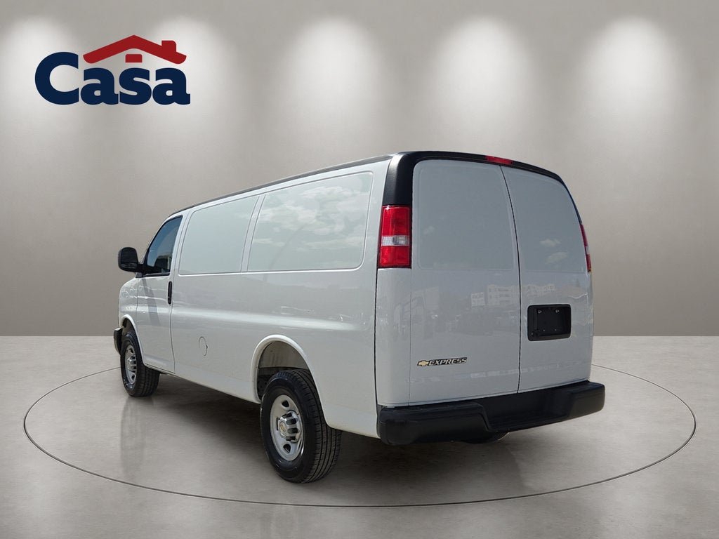 2025 Chevrolet Express Cargo WT