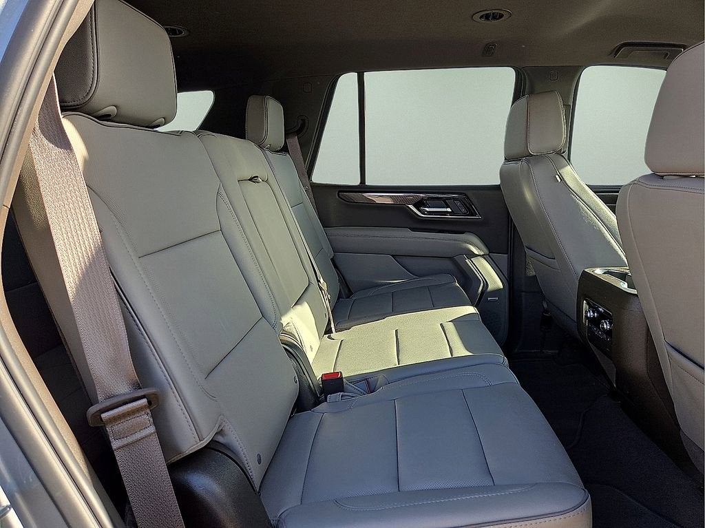 2025 GMC Yukon Elevation