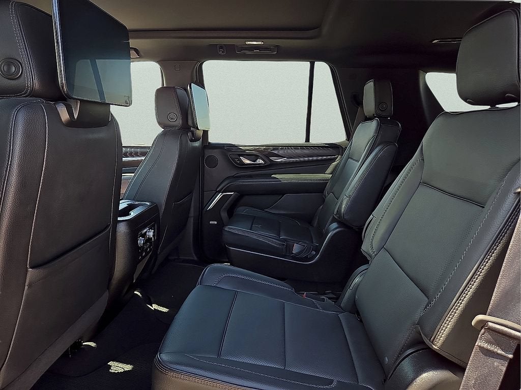 2024 GMC Yukon Denali - Photo 19