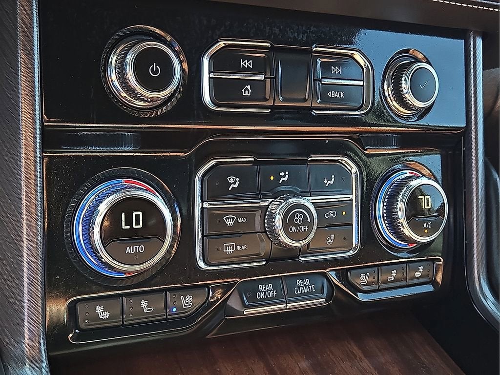 2024 GMC Yukon Denali Ultimate - Photo 14