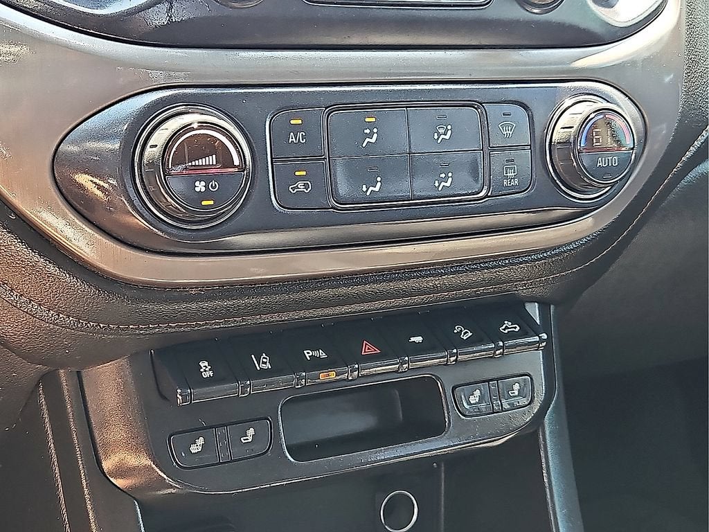 2021 GMC Canyon 4WD AT4 w/Leather