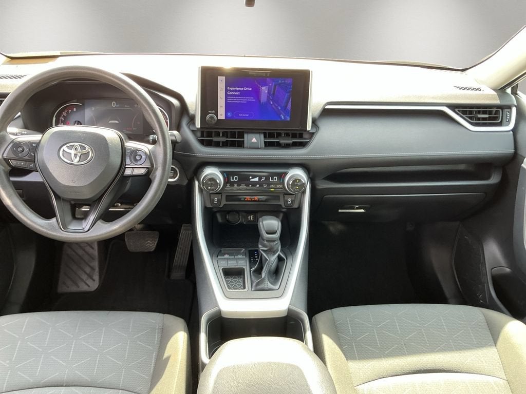 2024 Toyota RAV4 XLE - Photo 11