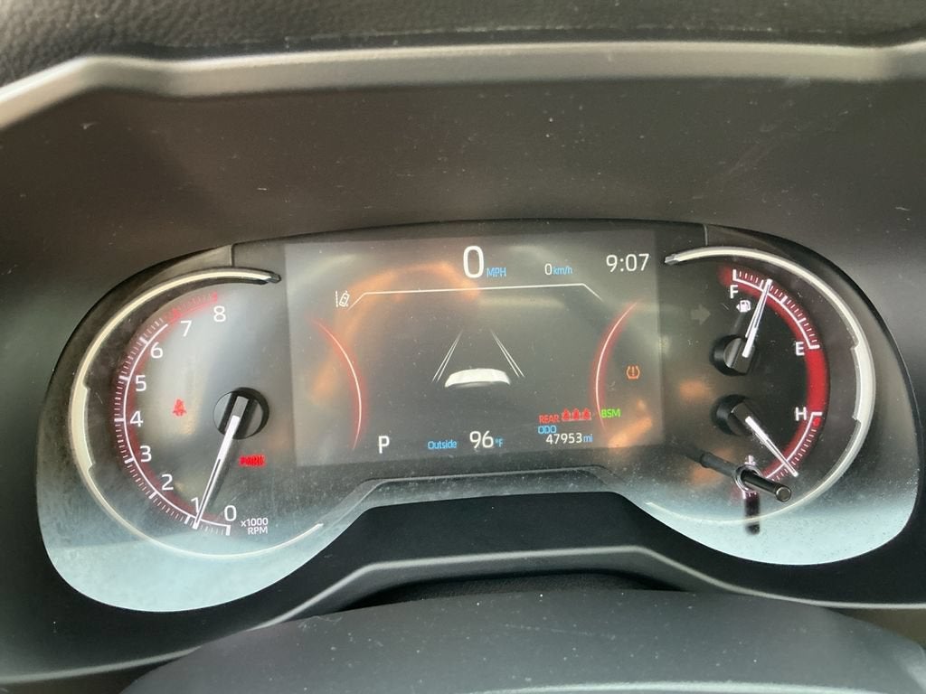 2024 Toyota RAV4 XLE - Photo 14