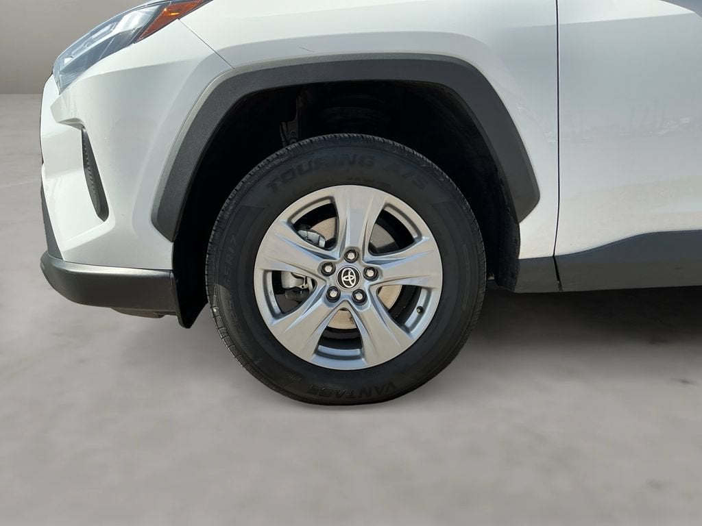 2024 Toyota RAV4 XLE - Photo 21