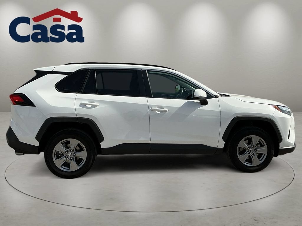 2024 Toyota RAV4 XLE - Photo 6