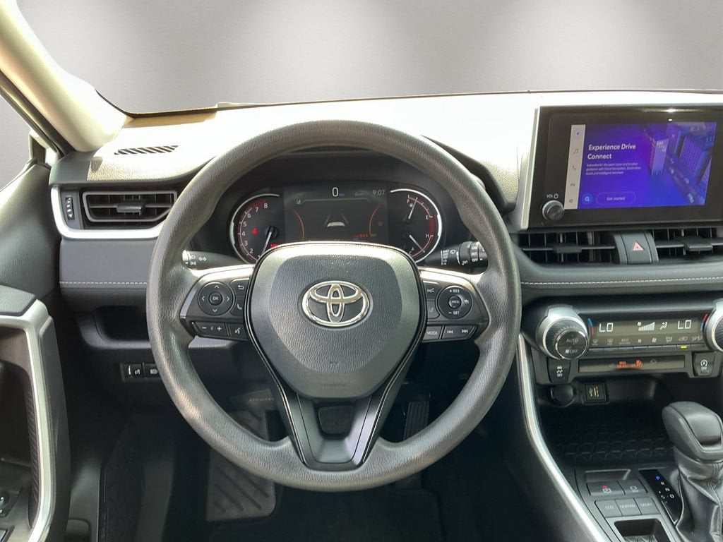 2024 Toyota RAV4 XLE - Photo 9