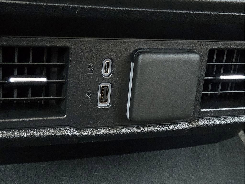 2025 GMC Sierra 1500 SLT - Photo 11