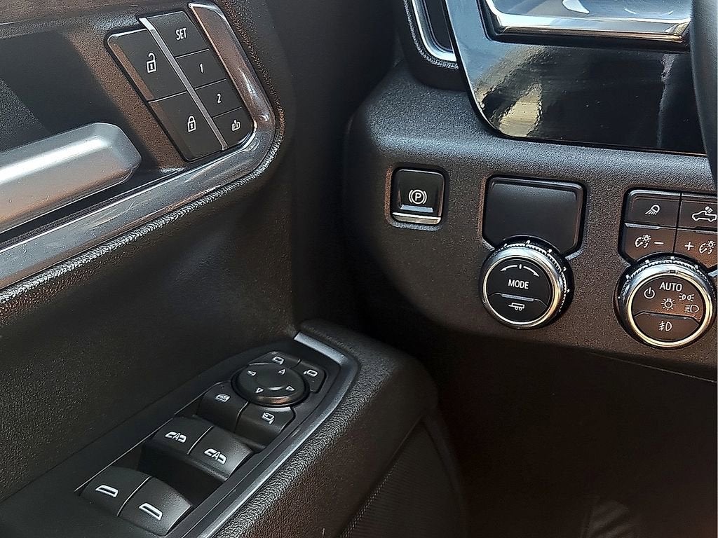 2025 GMC Sierra 1500 SLT - Photo 13
