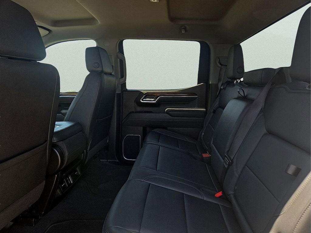2025 GMC Sierra 1500 SLT - Photo 19
