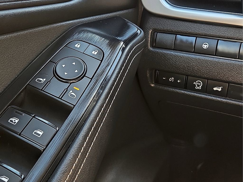 2025 Nissan Rogue SV - Photo 13