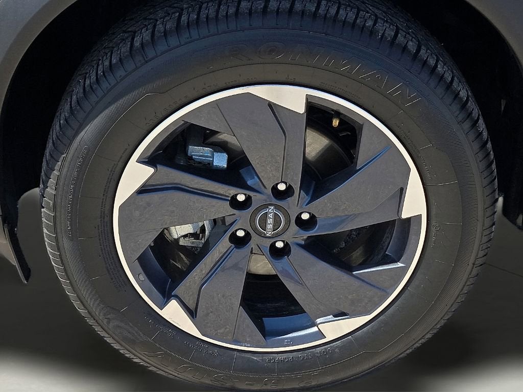 2025 Nissan Rogue SV - Photo 17