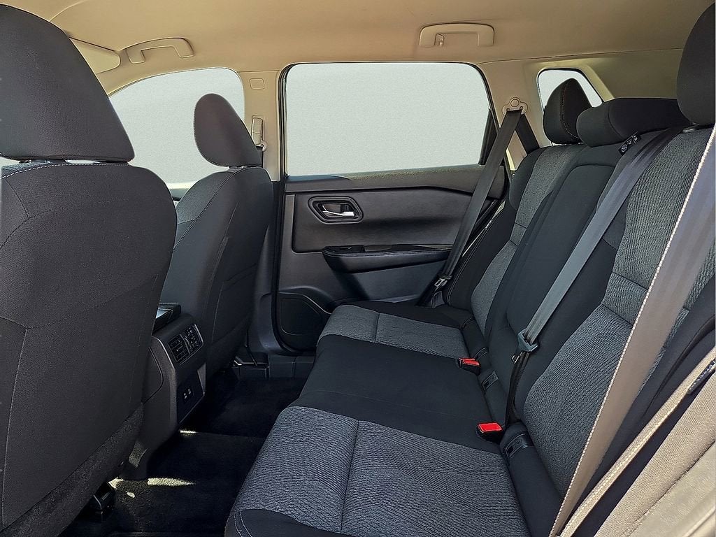 2025 Nissan Rogue SV - Photo 19