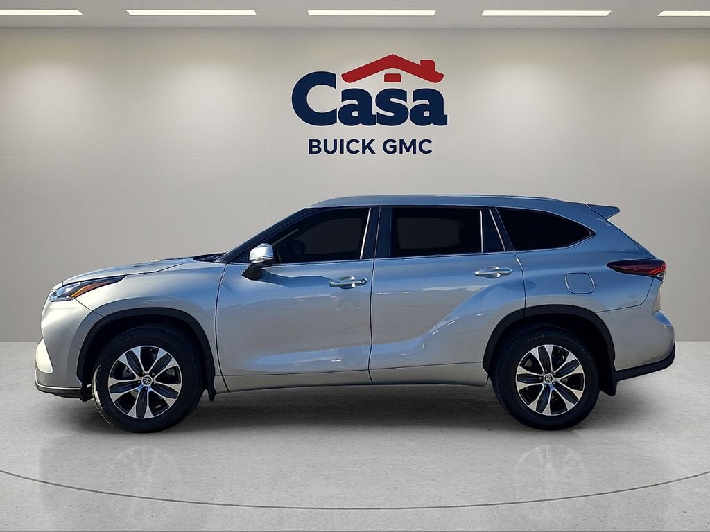 2024 Toyota Highlander LE