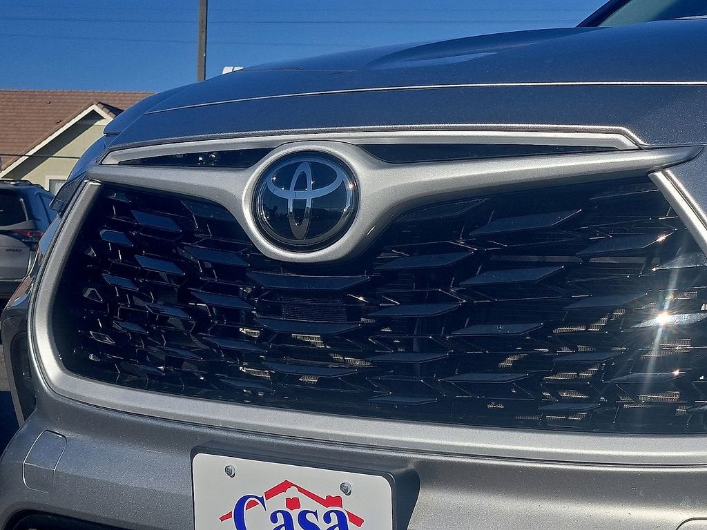2024 Toyota Highlander LE