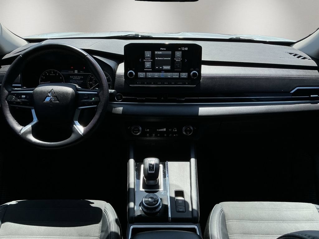 2023 Mitsubishi Outlander SE