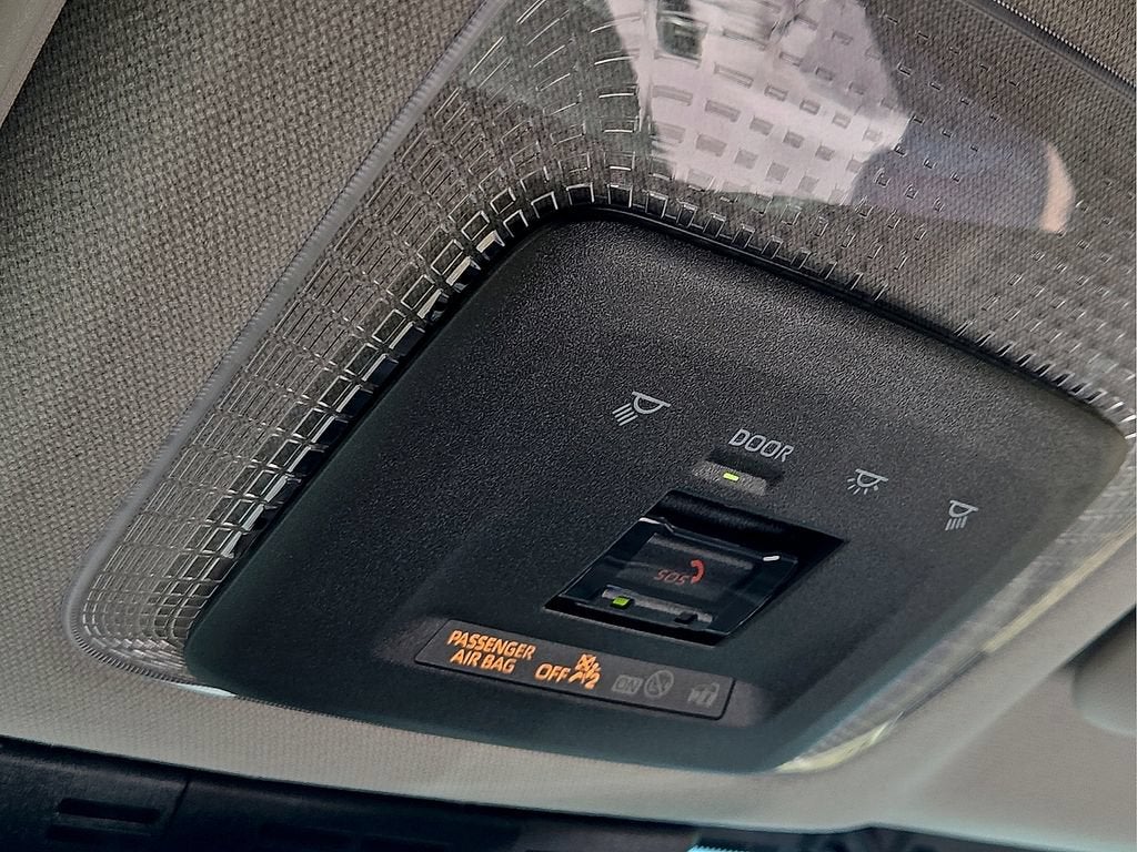 2025 Toyota Prius Nightshade - Photo 12