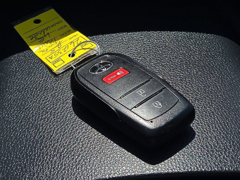 2025 Toyota Prius Nightshade - Photo 16