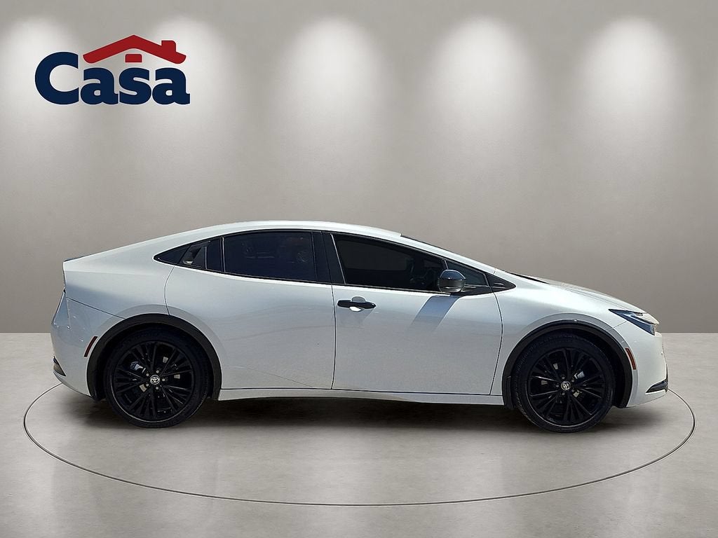 2025 Toyota Prius Nightshade - Photo 6