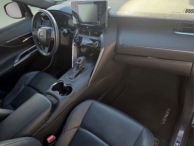 2022 Toyota Venza LE