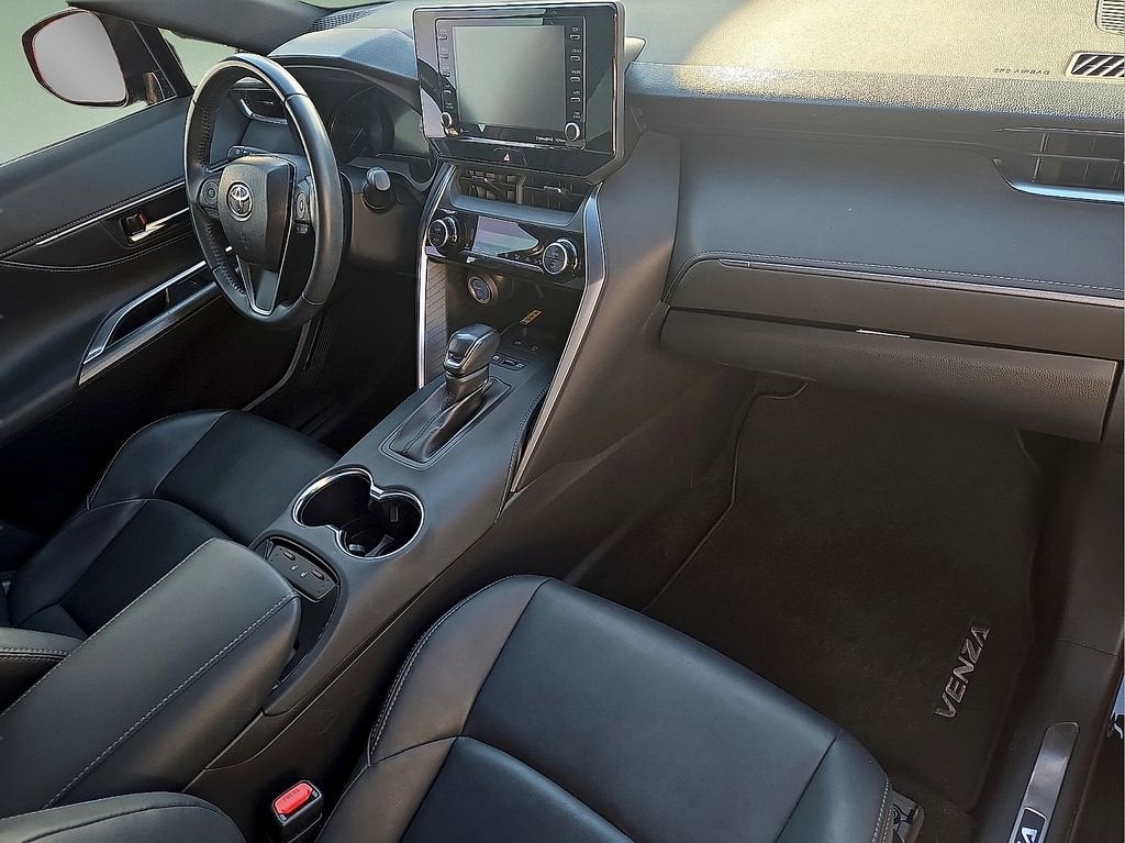 2022 Toyota Venza LE