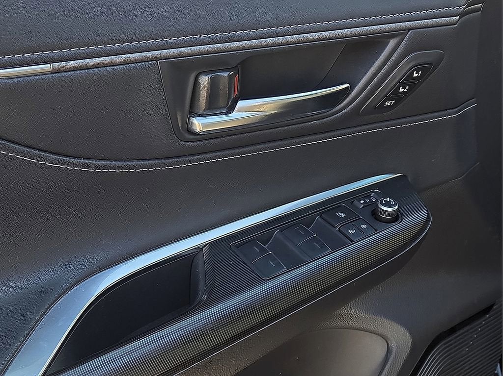 2022 Toyota Venza LE