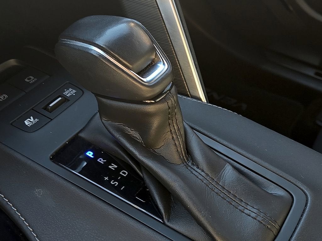 2022 Toyota Venza LE