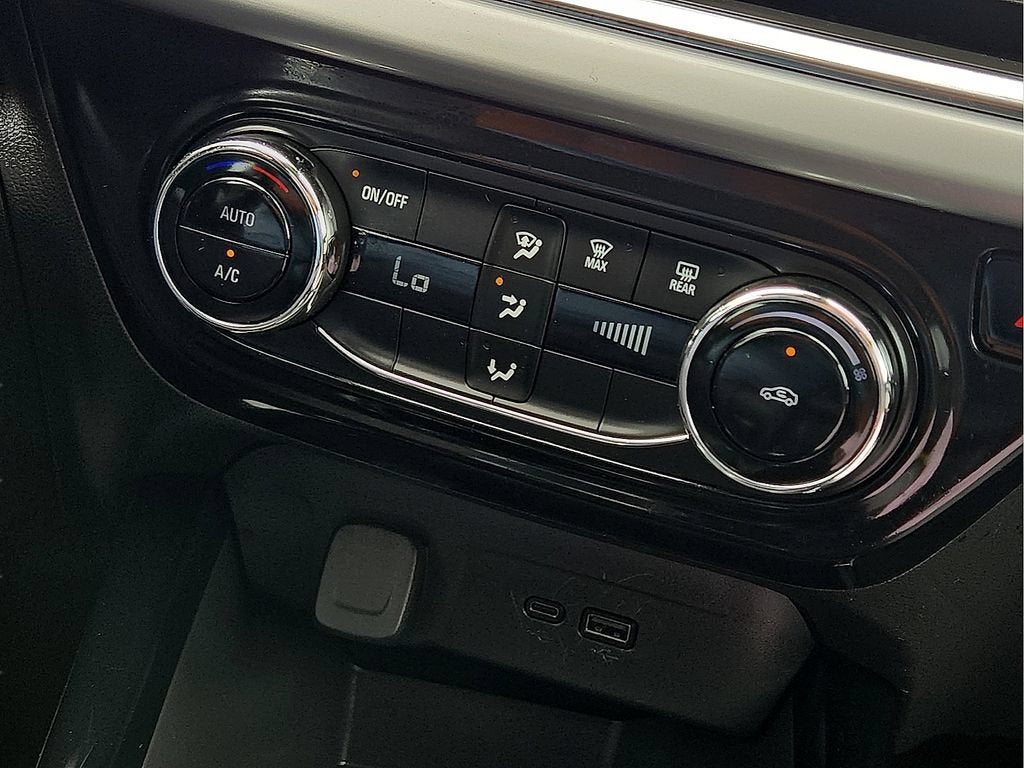 2025 Chevrolet Trax LT - Photo 14