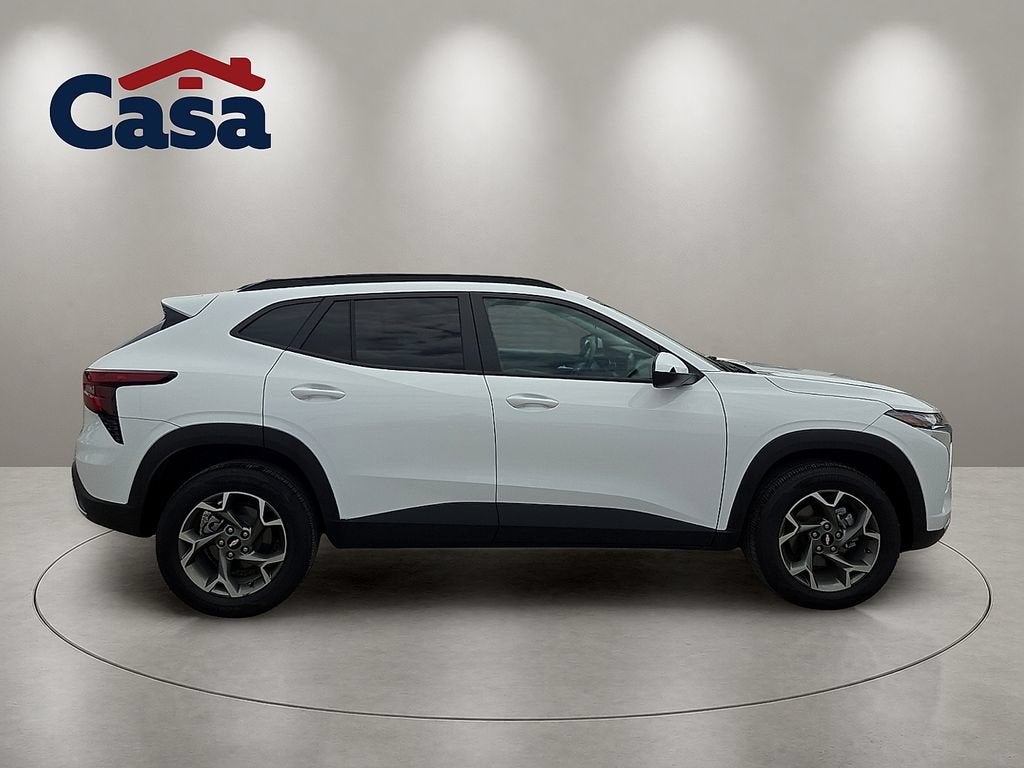 2025 Chevrolet Trax LT - Photo 6