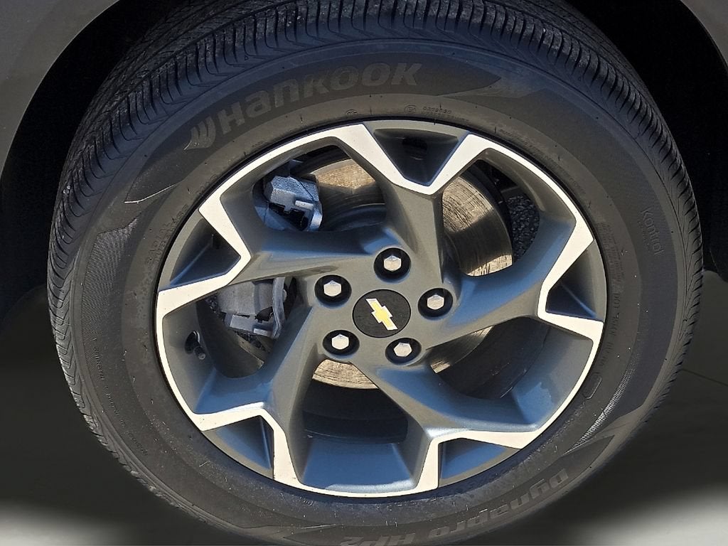 2025 Chevrolet Trax LT - Photo 17