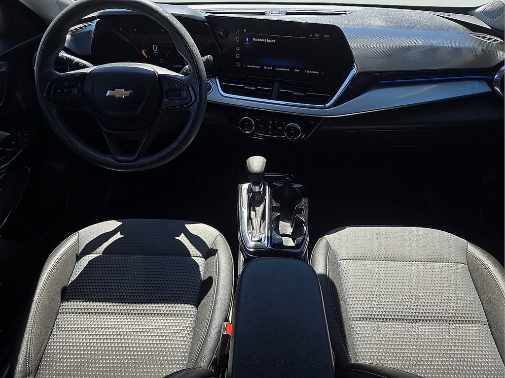 2025 Chevrolet Trax LT - Photo 7