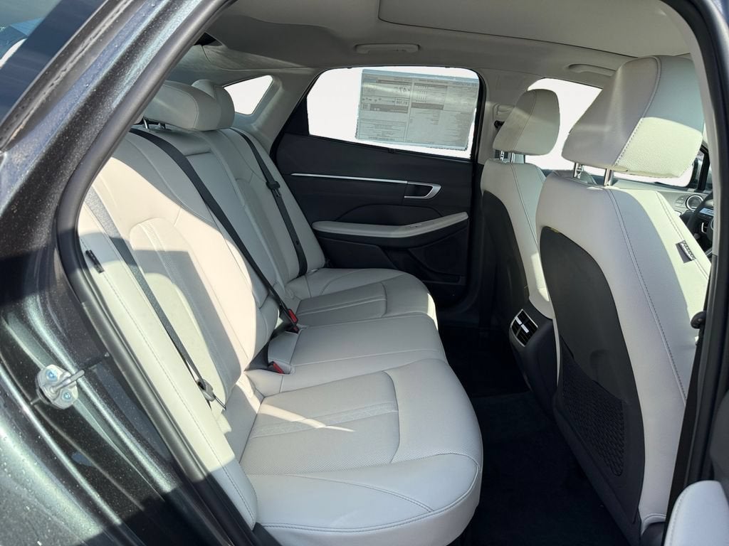 2025 Hyundai Sonata Hybrid Limited - Photo 17