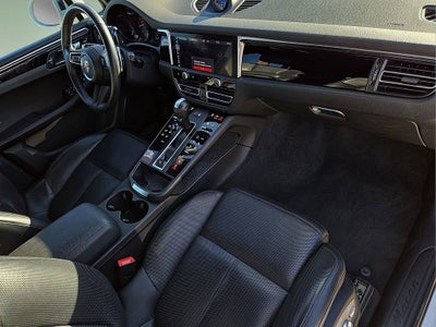 2024 Porsche Macan AWD
