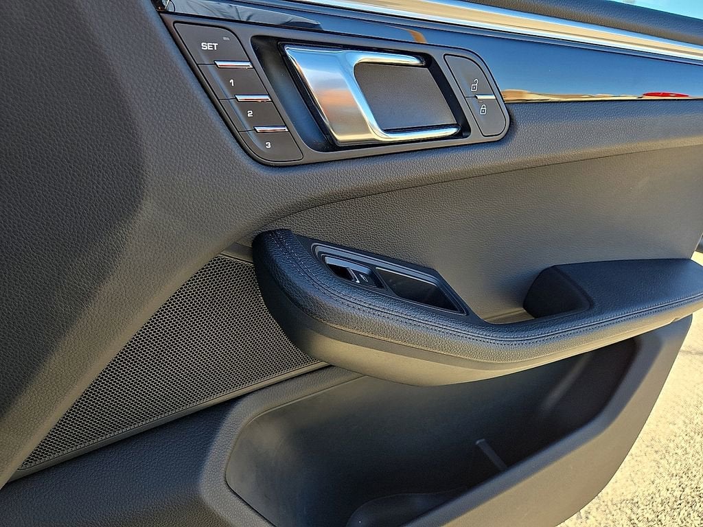 2024 Porsche Macan AWD