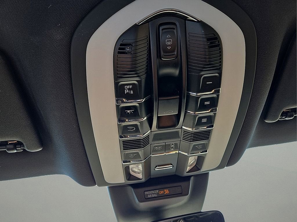 2024 Porsche Macan AWD