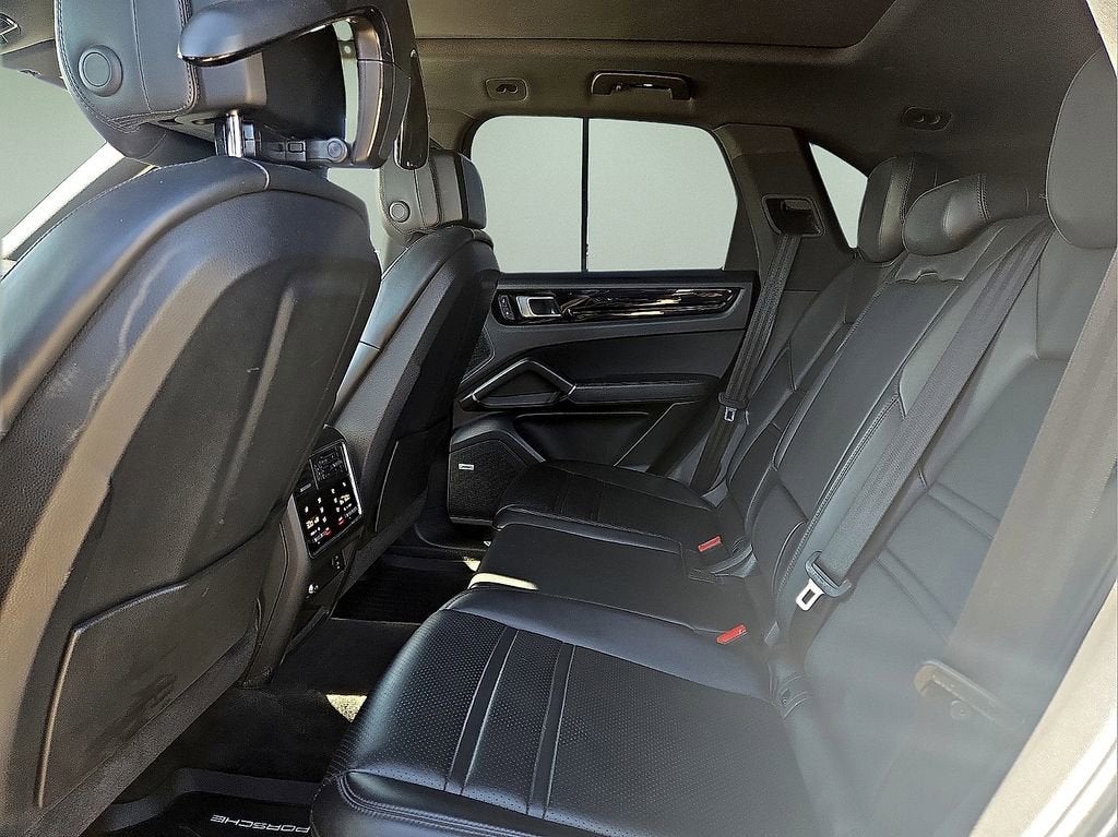 2022 Porsche Cayenne AWD
