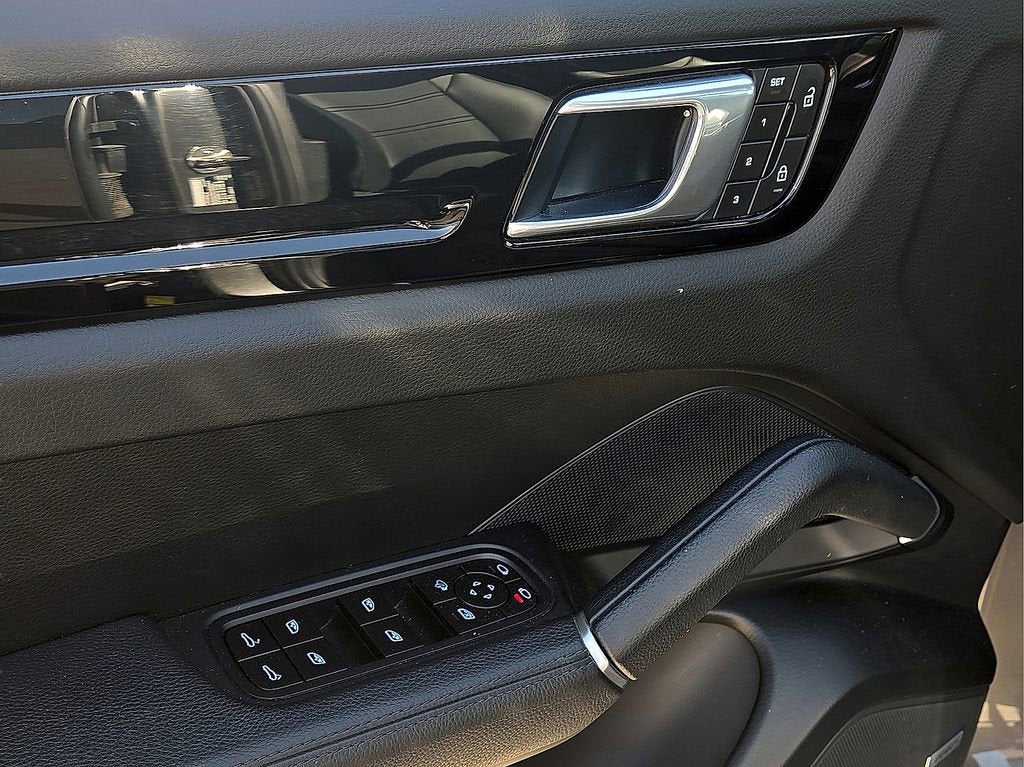 2022 Porsche Cayenne AWD