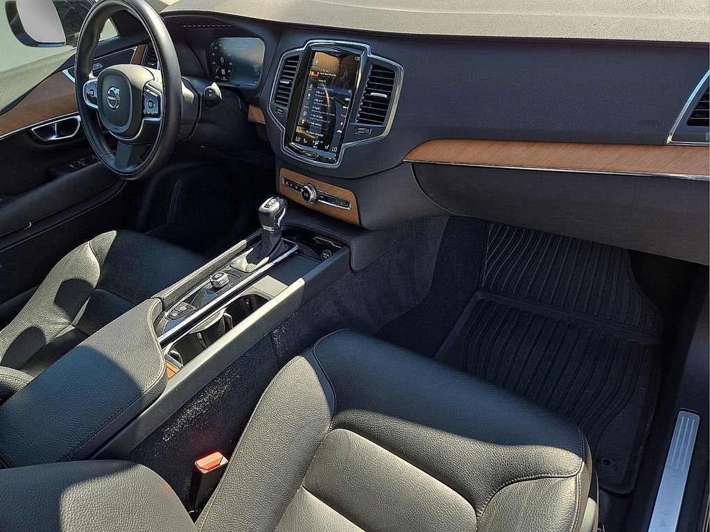 2022 Volvo XC90 Momentum