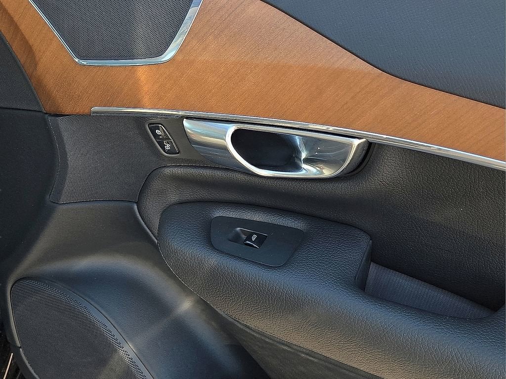 2022 Volvo XC90 Momentum