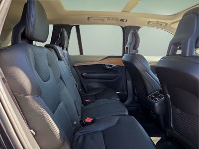 2022 Volvo XC90 Momentum