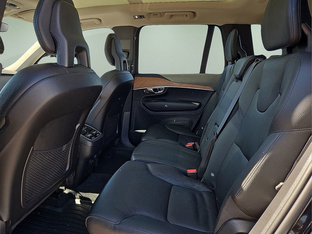 2022 Volvo XC90 Momentum