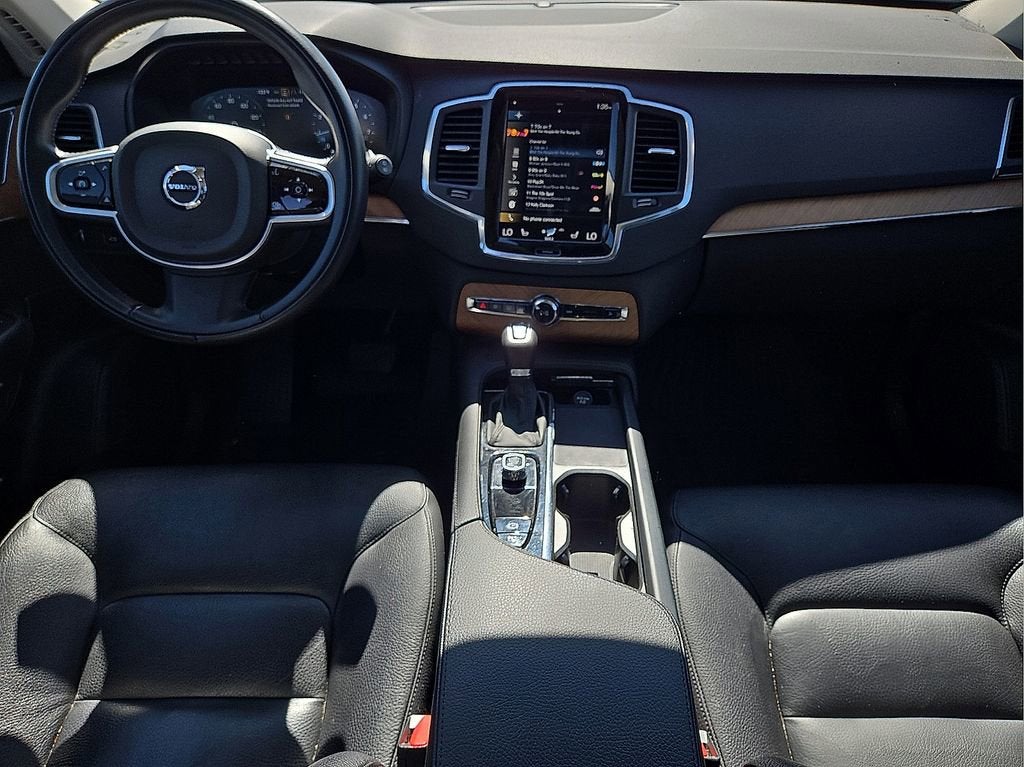 2022 Volvo XC90 Momentum