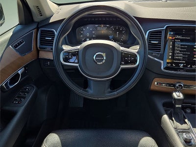 2022 Volvo XC90 Momentum