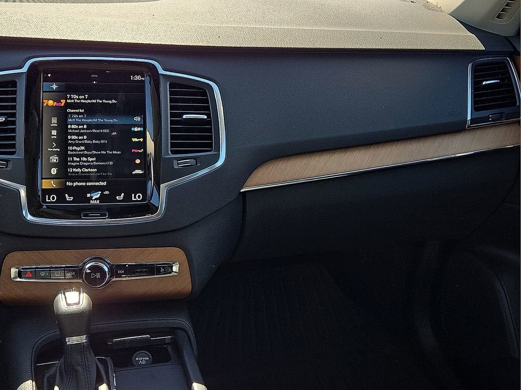 2022 Volvo XC90 Momentum