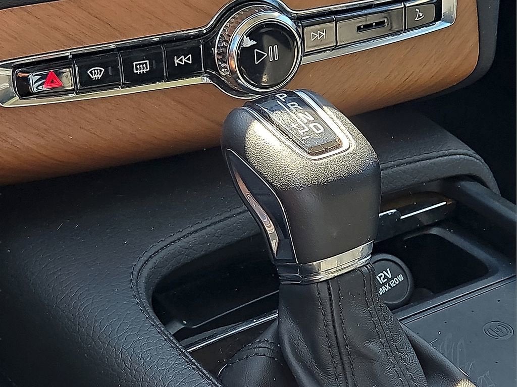 2022 Volvo XC90 Momentum