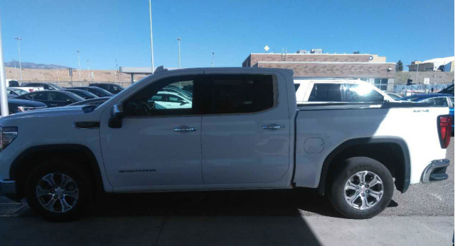 2024 GMC Sierra 1500 SLT