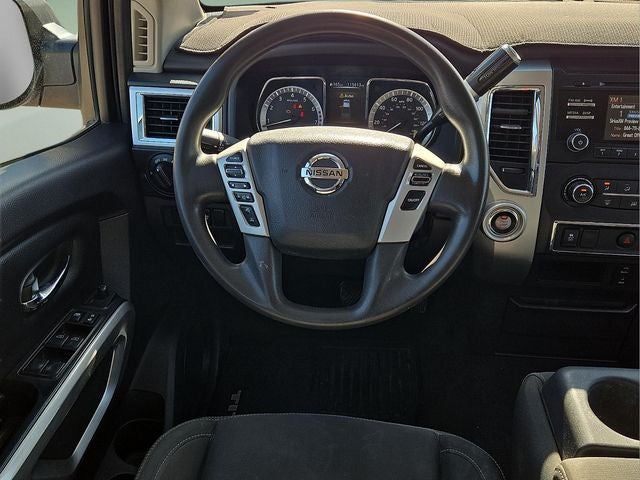 2017 Nissan Titan SV