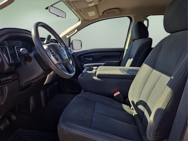 2017 Nissan Titan SV