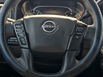 2023 Nissan TITAN Crew Cab SV