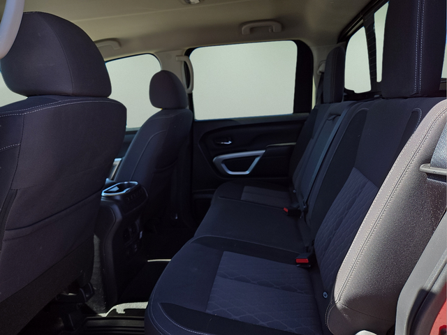 2024 Nissan TITAN Crew Cab SV